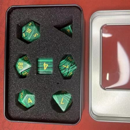 Dés Pierre Semi Précieuse - Lot de 7 dés avec boite en métal - Plusieurs coloris