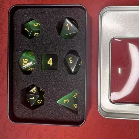 Dés Pierre Semi Précieuse - Lot de 7 dés avec boite en métal - Plusieurs coloris