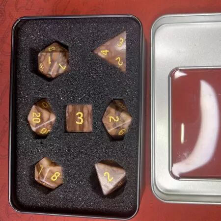 Dés Pierre Semi Précieuse - Lot de 7 dés avec boite en métal - Plusieurs coloris
